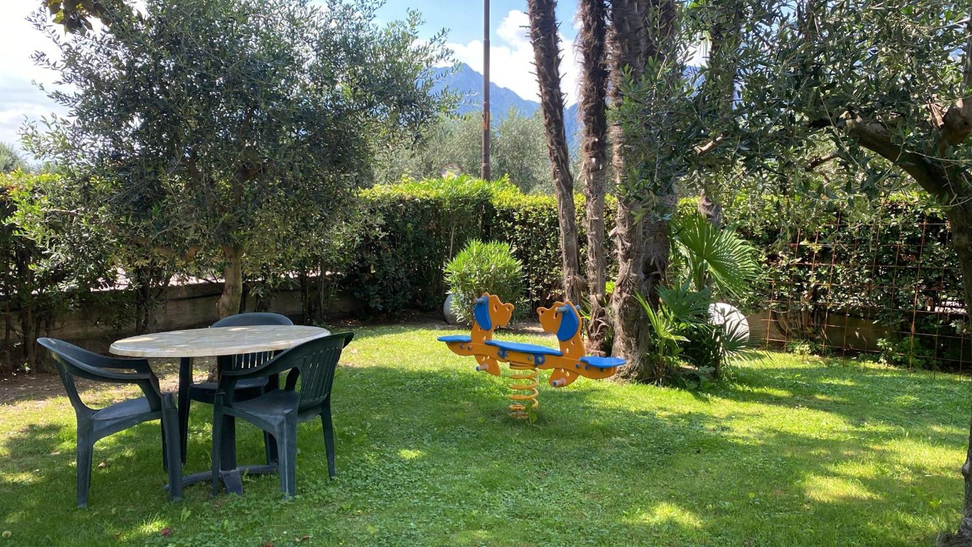 Appartamenti Nataly Torbole Sul Garda Exterior foto