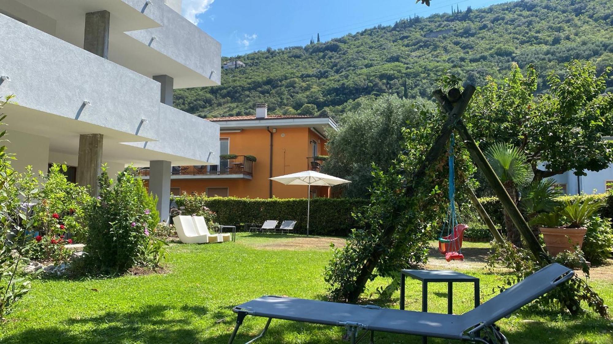 Appartamenti Nataly Torbole Sul Garda Exterior foto